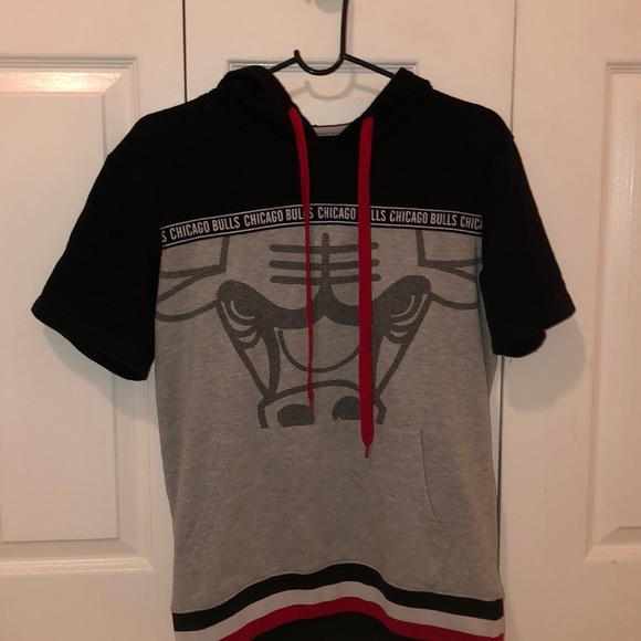 Chicago Bulls Hoodie T-Shirt - Picture 1 of 3